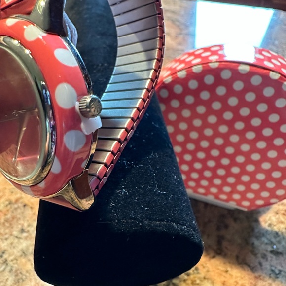 Women’s Watch - Picture 5 of 5